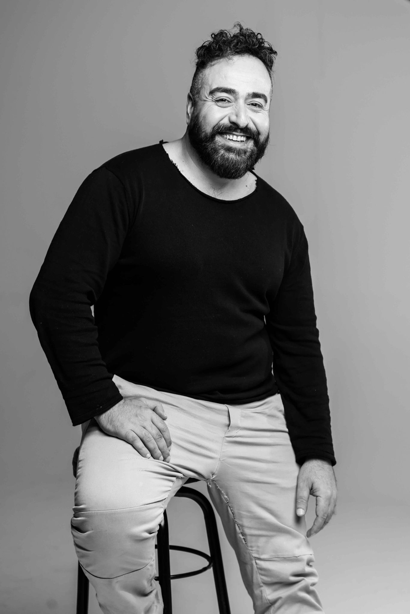 Ufuk Demirci Portrait sitzend